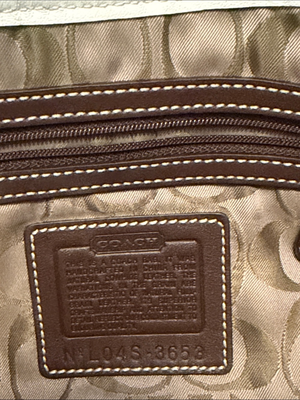 Coach Soho shoulder bag - perfect condition - Cream and Tan Leather Buckle - Picture 3 of 6